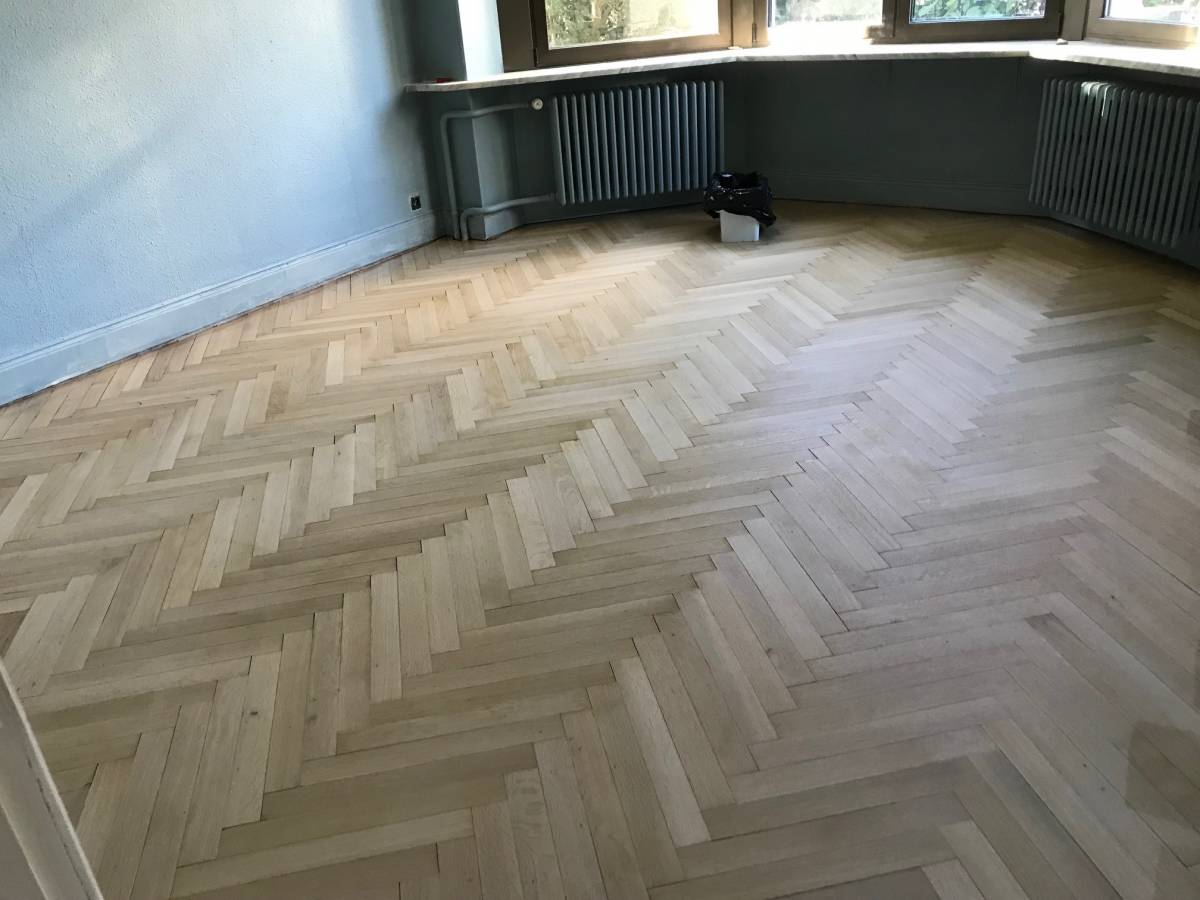 RENOVATION D&#8217;UN PARQUET CHENE MASSIF BATONS ROMPUS MULHOUSE (68) Kingersheim