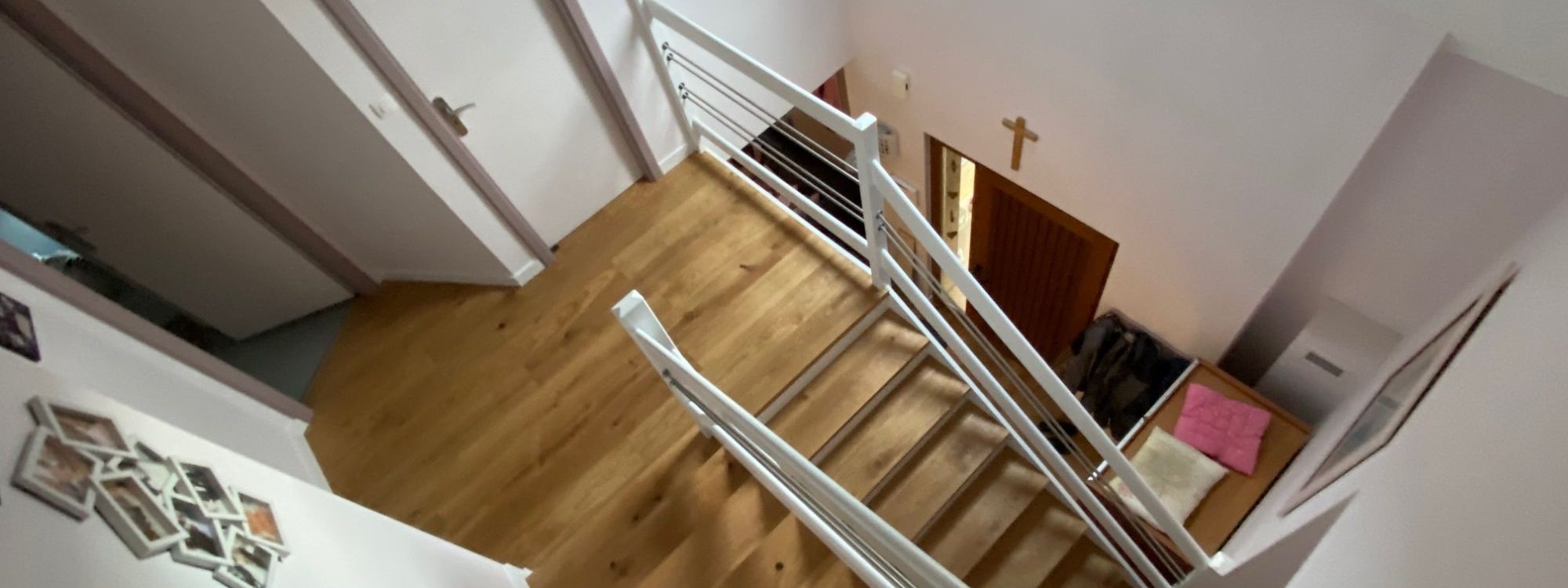 HABILLAGE COMPLET D&#8217;UN ESCALIER PARQUET HKS FINITION HONEY &#8211; SENTHEIM (68) Guebwiller